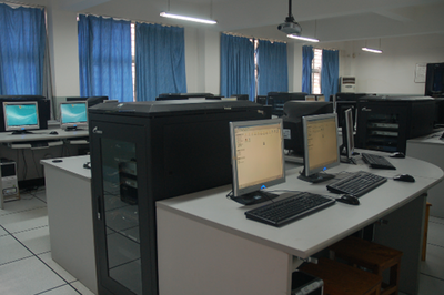 廣西建院計算機(jī)與信息技術(shù)系 培養(yǎng)計算機(jī)信息技術(shù)開發(fā)人才的搖籃